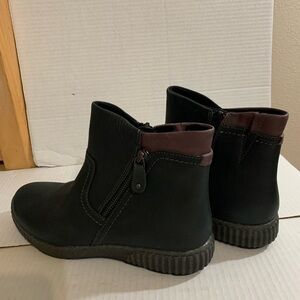 New Clarks Women's Magnolia Haley Black Leather Booties Size 9